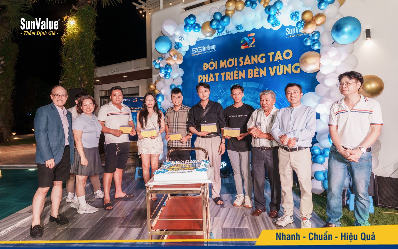 Tặng quà CBNV sinh nhật tháng 7