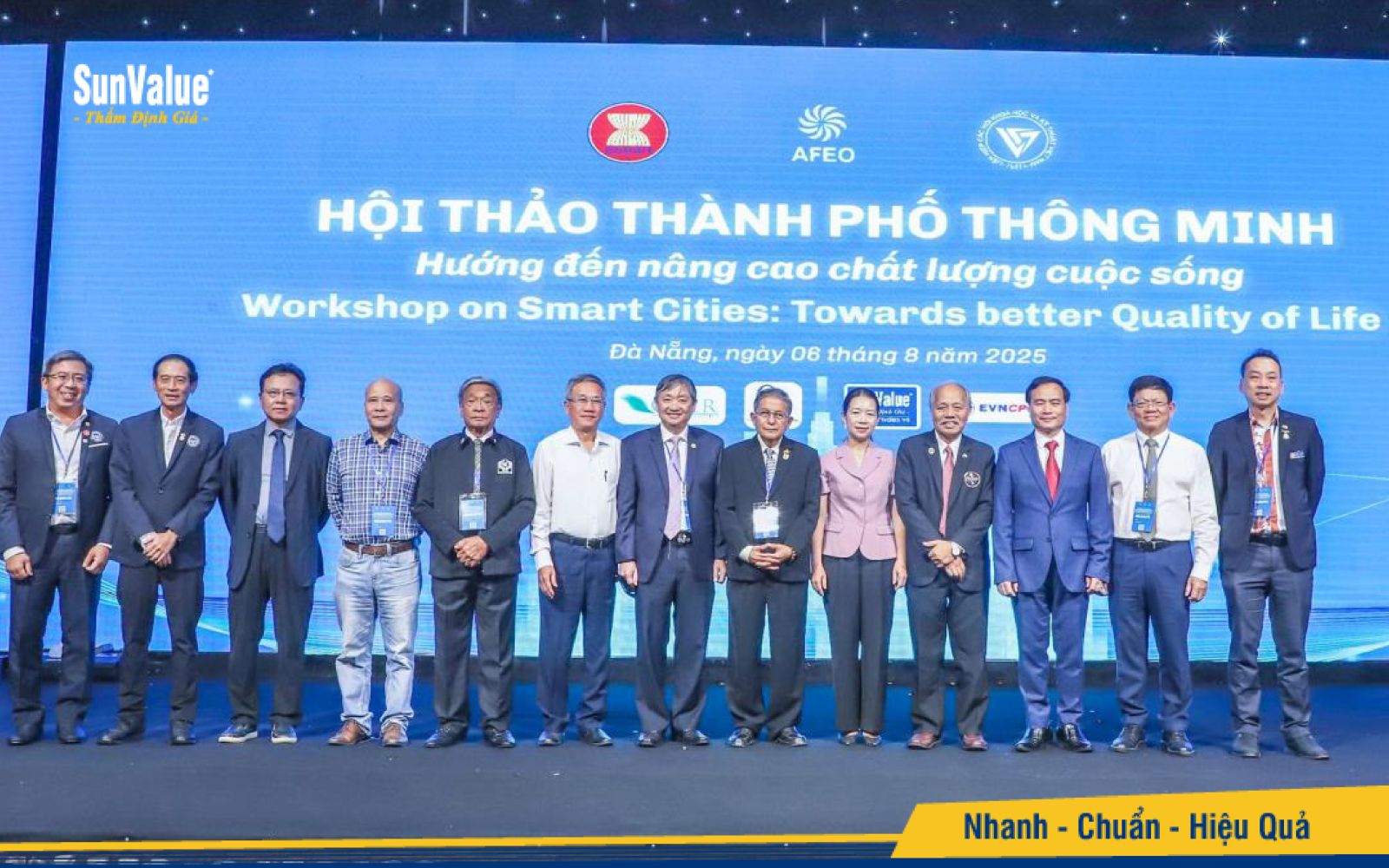 Đại biểu tham dự chụp ảnh lưu niệm