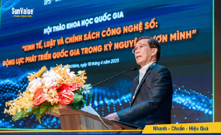 GS.TS Sử Đình Thành – Giám đốc UEH phát biểu tại buổi lễ