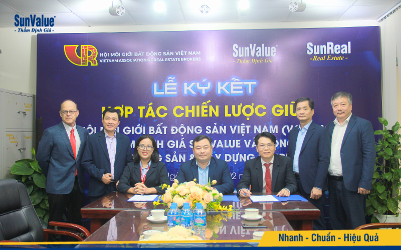Hội Môi giới Bất động sản Việt Nam và SunValue tiến hành ký kết